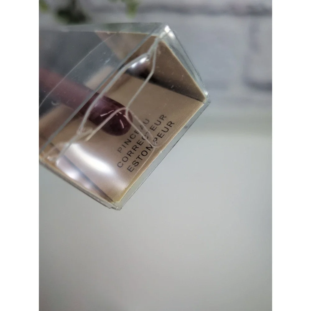 NIB LOT 2🥰SMASHBOX Blurring Concealer Brush & Foundation Brushes Camera Ready